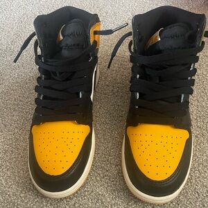 Nike Air Jordan 1 Retro High OG GS - Black and Red